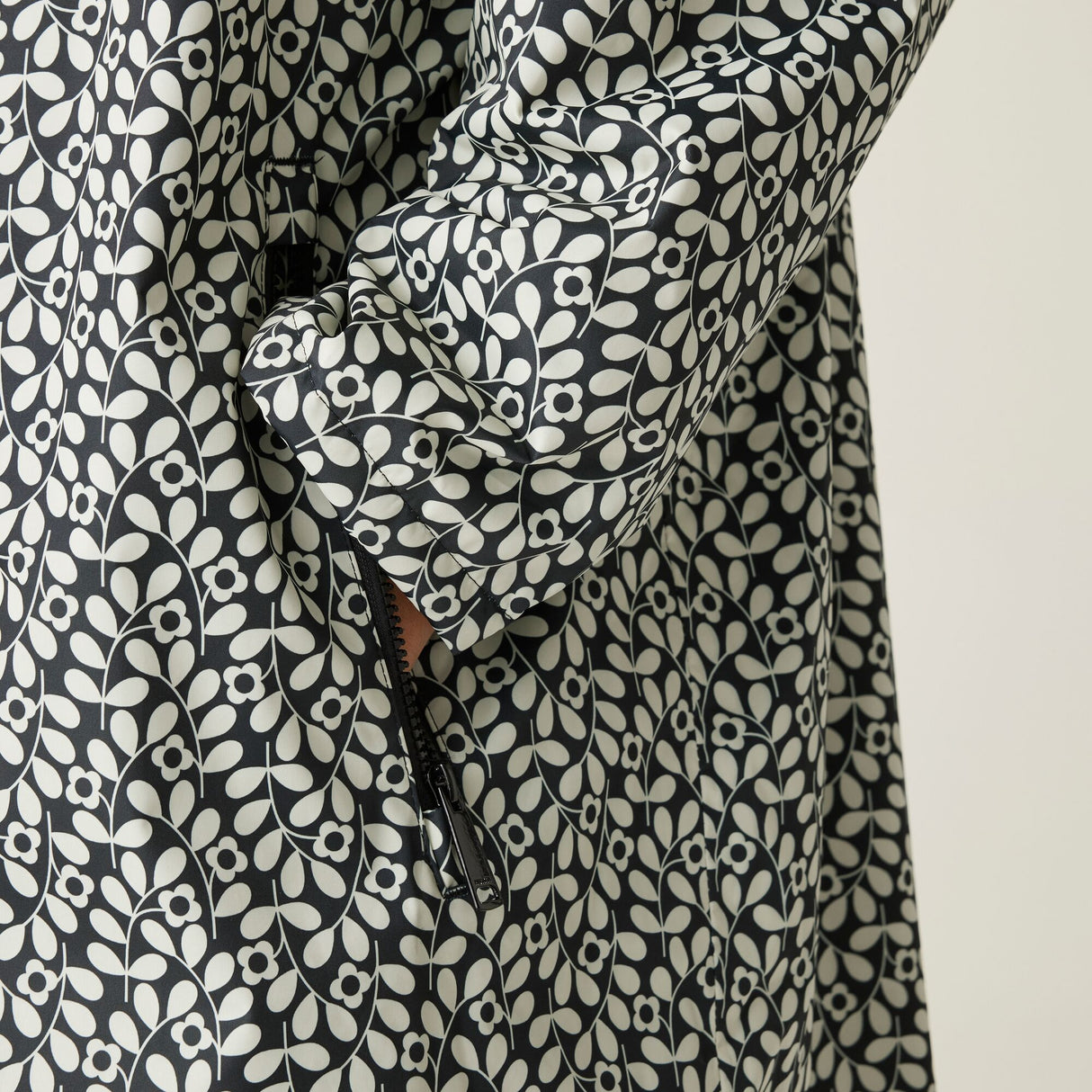 Regatta Womens Orla Kiely Waterproof Dry Changing Robe