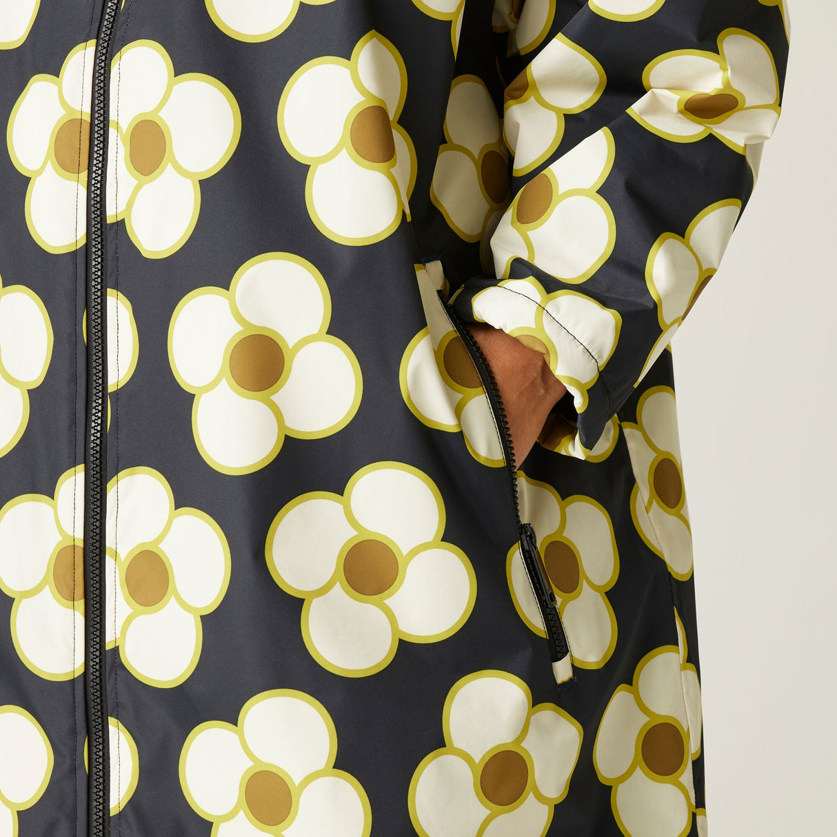 Regatta Womens Orla Kiely Waterproof Dry Changing Robe