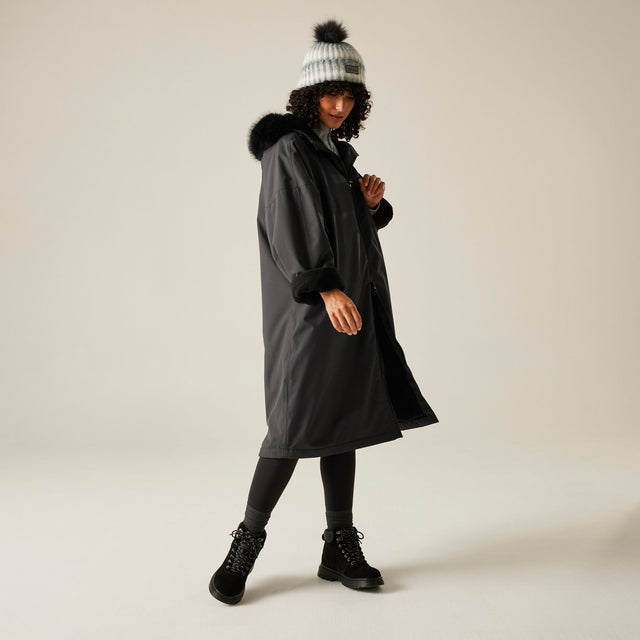 Regatta Adults Waterproof Changing Dry Robe Pro